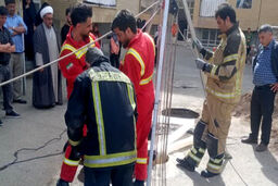 آتش‌نشانان جوان مقنی را از چاه نجات دادند