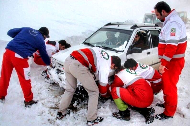 اصول ایمنی رانندگی در برف و باران