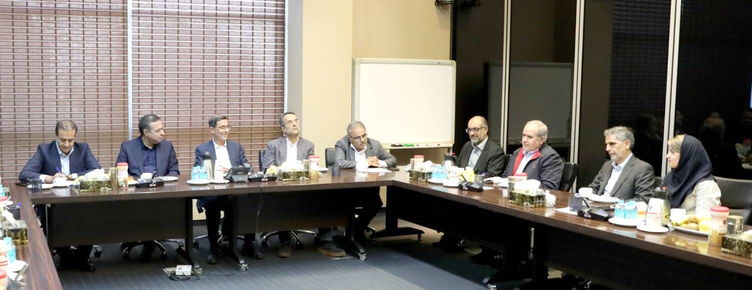 ​نشست مدیران و رؤسای شعب بیمه ملت برگزار شد / فرهادی‌پور: تحقق اهداف بیمه ملت در گرو هم‌افزایی و تعامل مؤثر همه ارکان شرکت است

