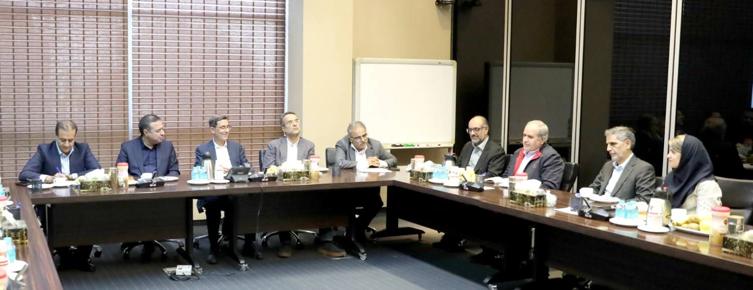 ​نشست مدیران و رؤسای شعب بیمه ملت برگزار شد / فرهادی‌پور: تحقق اهداف بیمه ملت در گرو هم‌افزایی و تعامل مؤثر همه ارکان شرکت است

