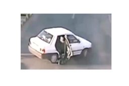 ببینید: لحظه وحشتناک پرت شدن یک کودک از خودروی پراید در حال حرکت