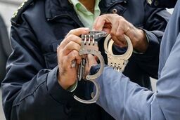 اغفال شیطانی ۱۵ پسر نوجوان به بهانه معرفی به تیم‌های معروف، مرد پلید از پسران فیلم سیاه تهیه می‌کرد