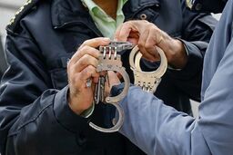 20 زن اصفهانی در دام زورگیر خشن