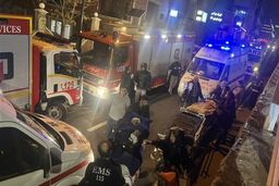 آماده باش هلال‌احمر و اورژانس پس از آتش سوزی بیمارستان گاندی