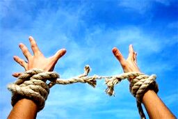 بخشش قاتل بعد از سه بار رفتن پای چوبه دار