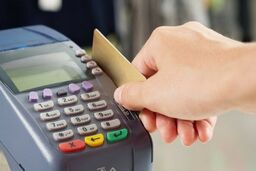 منشی سارق روزی 30میلیون تومان از درمانگاه دزدی می‌کرد