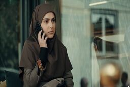 بیوگرافی زینب رفیعی، بازیگر نقش نورا در سریال رخنه