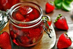 طرز تهیه مربای توت فرنگی، آسان و مجلسی