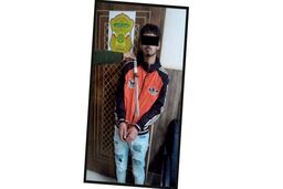 پسر صورت زخمی از نوجوانان زورگیری می‌کرد