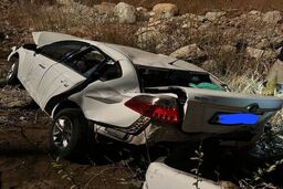 سقوط خودرو به داخل رودخانه ۵ مصدوم بر جای گذاشت