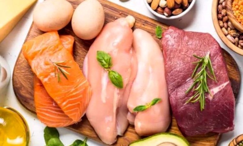 چگونه می‌توانم بفهمم که پروتئین کافی مصرف می‌کنم؟