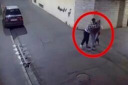 سارق خشن گوشواره: چشمم برای پیدا کردن طلا تیز است