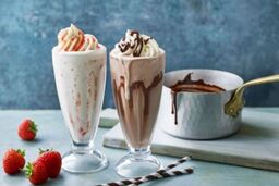 طرز تهیه ۲ مدل نوشیدنی میوه‌ای با وانیل و کاکائو!