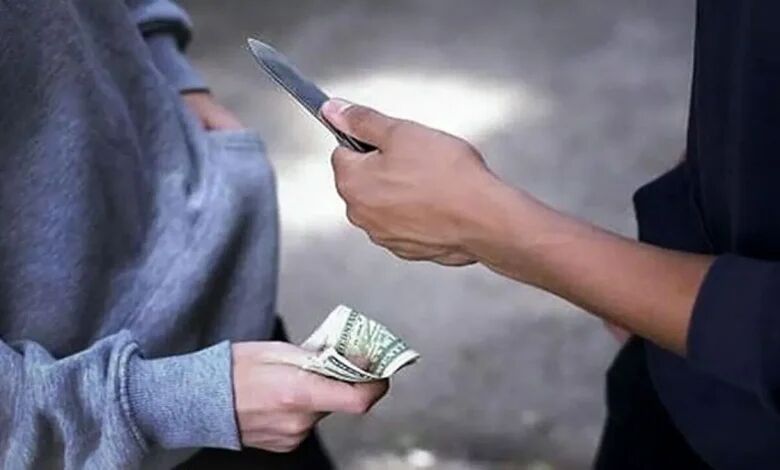 زورگیری خشن از دختر جوان در ستارخان تهران + فیلم