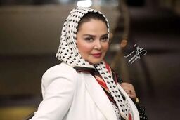 عکسی از بهاره رهنما در صحنه تئاتر بانوی اول