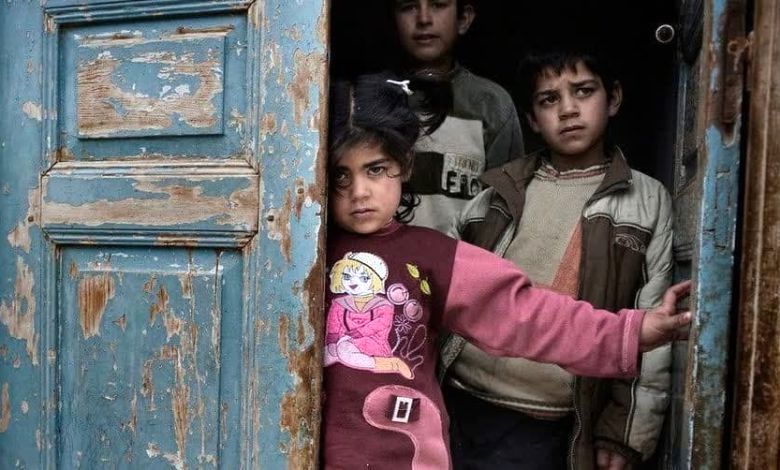 ۸ توصیه مهم برای محافظت از کودکان در برابر تاثیرات منفی اخبار جنگ