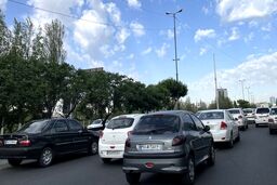 ترافیک سنگین در محورهای ورودی تهران/ بارش باران در برخی از جاده‌های شمالی کشور