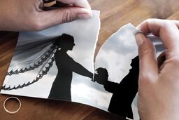 شوهرم نصف خانه را به نام من نکرد، طلاق می‌خواهم