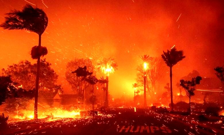 انفجار کشتی حامل مواد معدنی در آمریکا