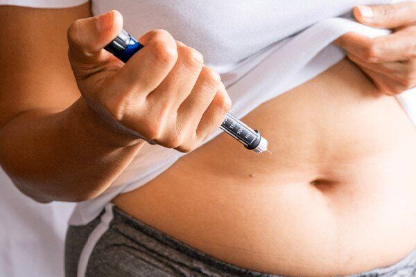 چه کسانی می‌توانند آمپول‌ لاغری تزریق کنند؟