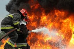آتش سوزی در کارخانه میهن