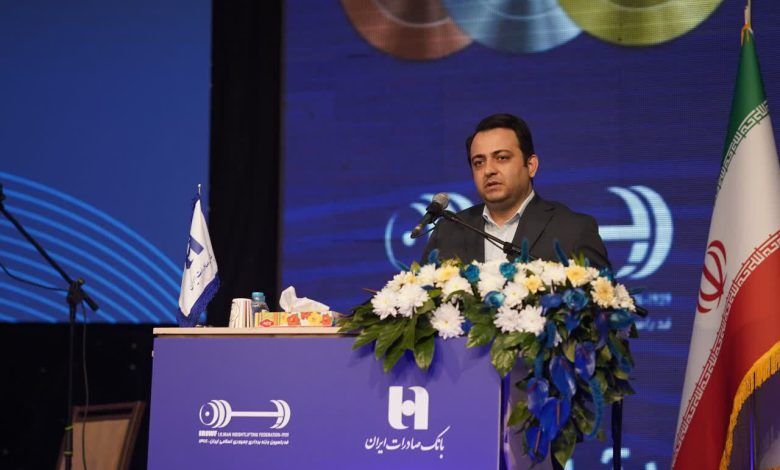 ​تجلیل از قهرمانان تیم ملی وزنه‌برداری در آیین ویژه بانک صادرات ایران / تأکید بر تداوم حمایت از قهرمانی، رفتار پهلوانی و اخلاق ورزشی