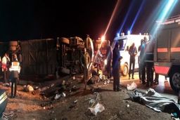 ۱۳ فوتی و ۱۳ مجروح در واژگونی اتوبوس در محور اصفهان-نطنز